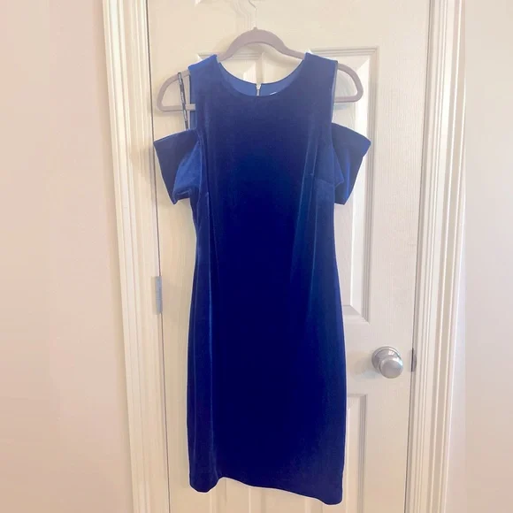 Calvin Klein Womens Velvet Cold Shoulder Cocktail Dress Blue 10 Calvin Klein Womens Velvet Cold Shoulder Cocktail Dress Blue 10